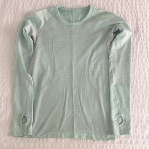 Lululemon Swiftly Tech Long Sleeve Crew shirt